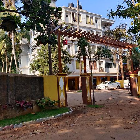 Luxury 2Bhk Apartment Near Calangute Baga Beach With Pool Exterior photo
